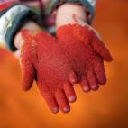 Hacía botecitos con sales de colores de las playas de Tenerife. Montaba un puesto en el paseo marítimo y se las vendía a los turistas. (Paula Gómez. 30 años)