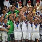 5c8b7227230000dd0424c03d