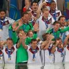 5c8b7227360000c81a6d19e3