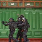 Fuerzas especiales de Israel entrando en el recinto sagrado de Al AQsa, en Jerusal&eacute;n.