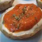 En asuntos colchoneros valen tanto las patatas bravas como las mixtas. Los del Real Madrid tienen que conformarse sólo con las patatas alioli. Si quieres preparar esta receta, puedes ver los pasos en Cookpad.