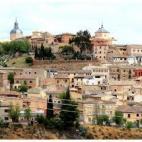 Una puesta de sol con vistas a la Catedral o al Alcázar puede ser uno de esos momentos que se graban en la retina del viajero para siempre. Aunque degustar alguno de los platos y postre que la carta nos ofrece esta terraza-restaurante puede res...