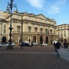 Fue destruido durante la Segunda Guerra Mundial, restaurado en dos ocasiones y ha mejorado sus instalaciones y la calidad del sonido sin perder las decoraciones del siglo XVIII. La Scala es un auténtico superviviente que se encuentra en la list...