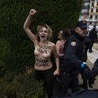 5c8a41e22500000704c8cd1c