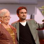 BARCELONA, SPAIN - NOVEMBER 30: Jordi Evole receives an Onda award for best Television host at the 58th Ondas Awards 2011 at the Teatre Liceu on November 30, 2011 in Barcelona, Spain. (Photo by Robert Marquardt/Getty Images)