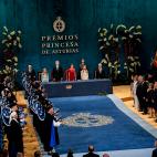 Las gaitas asturianas, en el inicio del acto en el Campoamor.