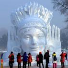 5c8b67a7240000f404a4a1dc