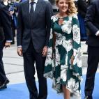 Adolfo Suarez Illana y su esposa, Isabel Flores Santos-Suárez, llegando al teatro.