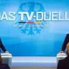 Peer Steinbrück, agudo e ingenioso, no pudo vencerla en las elecciones de 2013. Ella obtuvo su tercera victoria. La imagen es del 1 de septiembre, en uno de sus debates.