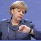 Si Merkel es famosa en España es por haber traido de cabeza a los Gobiernos de Zapatero y Rajoy. En la UE es implacable y (casi siempre) consigue lo que quiere. La foto, de 2013.