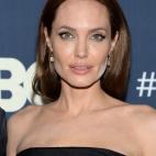 La actriz no se caracteriza por los cambios de look. Melena oscura, larga y extralisa forman parte indisoluble de su imagen.