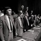 5c8b6eb9240000f404a4b3ac