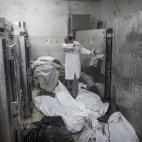 Miles de personas tratan de abandonar el barrio gazatí de Shujaiya, en el este de la Franja, objeto de intensos y repetidos bombardeos del Ejército israelí por tierra y aire. Han fallecido decenas de personas.