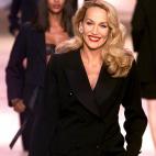 5c8b6d9e2300003000e82b3d