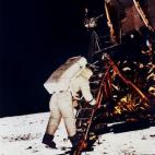 Los astronautas estuvieron fuera del Eagle casi tres horas.