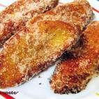 Las tradicionales torrijas se pueden hacer con pan o con roscón, que es "como un brioche", según la receta original, y del que salen "unas torrijas increíbles". Veamos: se necesita 1 Roscón de Reyes mediano, que da para unas 15 torrijas que ...