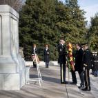 5c8b749d360000ba1a6d2091