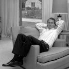 En su casa de Beverly Hills.