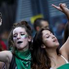 5c8a65d03b000037066bedf6