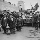 El 17 de julio de 2008, el juez Ismael Moreno admitió a trámite una querella interpuesta por supervivientes españoles contra cuatro guardias de las SS en los campos de concentración de Mauthausen, Sachsenhausen y Flossenbürg, que ahora resi...