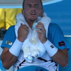 5c8b7845240000f7054d904f