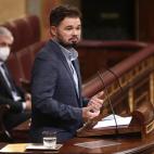 Gabriel Rufián es duro en su intervención y protagoniza uno de los momentos más tensos tras sacar cartuchos de bala de la valla de Melilla.
