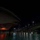 La Ciudad de las Artes y las Ciencias de Valencia ya luce apagada.