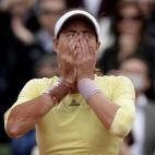 5c8b3331240000f404a455c7