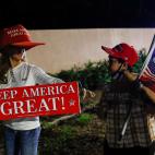 El icónico lema de 'Mantén grande a América' (sucesor del 'Make America great again') volvió a resurgir.