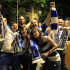 Aficionados de todas las edades se unieron a la celebración del éxito deportivo del club de fútbol local.