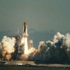 Las fotos largamente olvidadas del accidente del Challerger han sido encontradas por Michael Hindes.