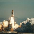 Las fotos largamente olvidadas del accidente del Challerger han sido encontradas por Michael Hindes.