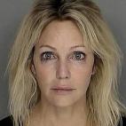 Por violencia dom&eacute;stica y por agresi&oacute;n a un polic&iacute;a.