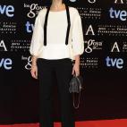 5c8b7e08250000e203cacece