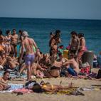 La Barceloneta, abarrotada de gente
