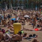 La Barceloneta, abarrotada de gente