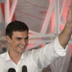 Hace apenas unos meses era un diputado desconocido. Desde el 13 de julio, es el líder de los socialistas con el voto directo por primera vez de todos los militantes. 42 años, apasionado del baloncesto y fan de Björk, Los Planetas y La Habitac...