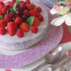 Esta receta combina el queso de untar con el puré de frutos secos. Se prepara sin encender el horno y en sólo 30 minutos.