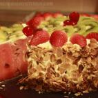 El autor de este plato lo define como "un espectacular trampantojo" y "también una gran forma de hacerles comer fruta a los más peques". Para prepararla sólo hay que seguir estos pasos o ver este vídeo.