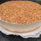 El turrón no tiene por qué ser un postre exclusivo de la Navidad. Aquí tienes una forma de darle un toque refrescante y adaptarlo a cualquier época del año.