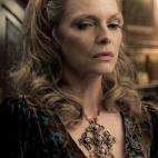 Sombras tenebrosas (2012)