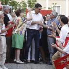 Sánchez junto a simpatizantes.