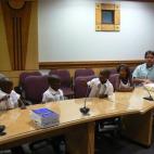 Ted Herrera Jr. y su pareja querían adoptar un niño, pero cuando conocieron a estos cuatro hermanos, no se pudieron resistir. "Los llevamos a casa el 8 de octubre de 2010. La foto, de la ceremonia de adopción, es del 15 de junio de 2012", exp...