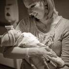 Rachel Saarela conoció a su hija, Vivianna Lu, el 7 de mayo de 2014. La fecha oficial de adopción se fijó para el 7 de noviembre, cuando la niña cumplió seis meses.