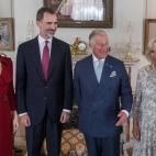 Los reyes de Espa&ntilde;a junto al pr&iacute;ncipe Carlos y Camila en Clarence House.