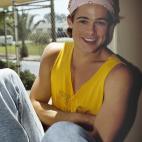 Bailó metido en un traje de pollo para un restaurante de comida rápida.