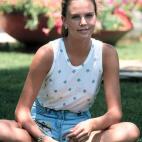 Fue modelo de joven, pero antes, de niña, vendía objetos con su madre en un mercado de Johannesburgo. Además, las dos cantaban en las plazas para conseguir dinero.