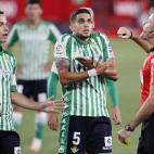 Protestas béticas al árbitro