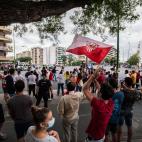 As&iacute; se vive el previo del 'derbi': distancia social, poca, la verdad