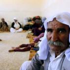 5c8b6b8e250000e203ca9f0a